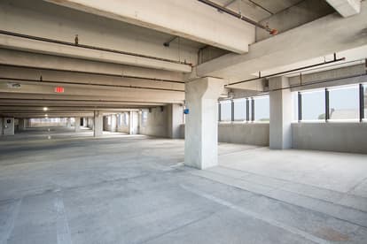 500 Pearl PG interior Columns